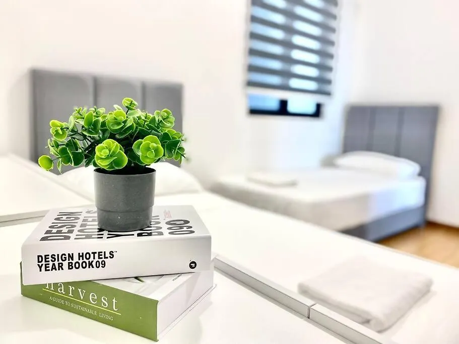 Beacon Executive Suites #Elegant #Skypool #Georgetown #4Pax #2Br 2Bath #1Queen 2Single #Quality Well Maintained #Private Superhost George Town