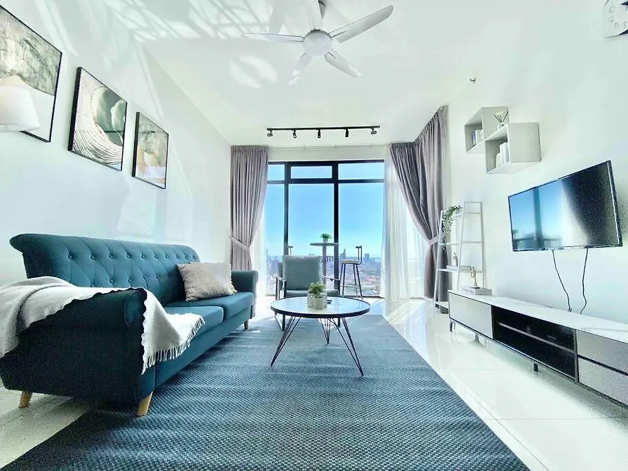 Beacon Executive Suites #Elegant #Skypool #Georgetown #4Pax #2Br 2Bath #1Queen 2Single #Quality Well Maintained #Private Superhost Malaysia