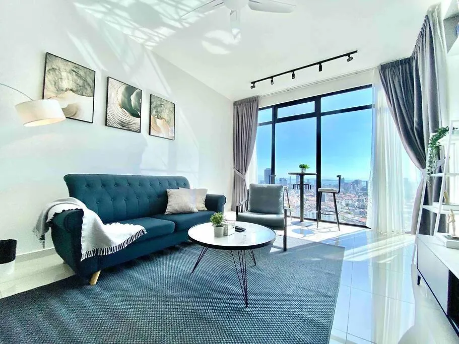 Beacon Executive Suites #Elegant #Skypool #Georgetown #4Pax #2Br 2Bath #1Queen 2Single #Quality Well Maintained #Private Superhost Apartment George Town