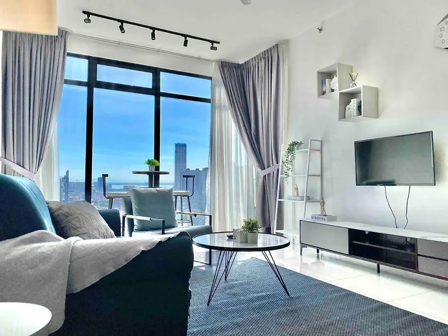 Beacon Executive Suites #Elegant #Skypool #Georgetown #4Pax #2Br 2Bath #1Queen 2Single #Quality Well Maintained #Private Superhost Malaysia