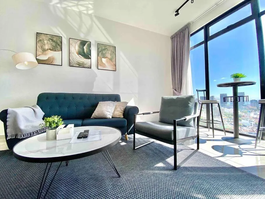 Beacon Executive Suites #Elegant #Skypool #Georgetown #4Pax #2Br 2Bath #1Queen 2Single #Quality Well Maintained #Private Superhost Apartment George Town
