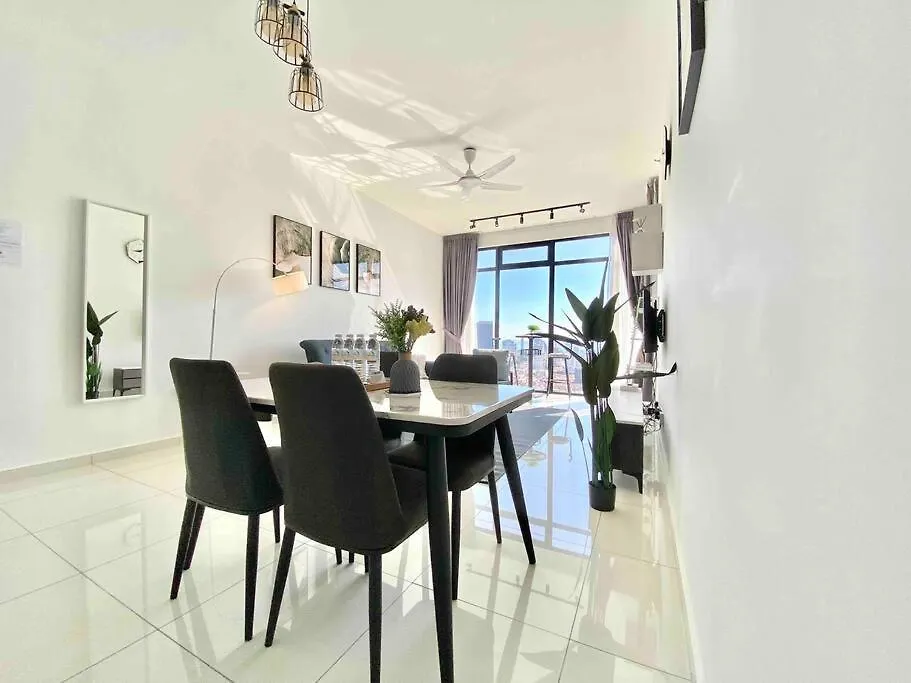 Beacon Executive Suites #Elegant #Skypool #Georgetown #4Pax #2Br 2Bath #1Queen 2Single #Quality Well Maintained #Private Superhost Apartment