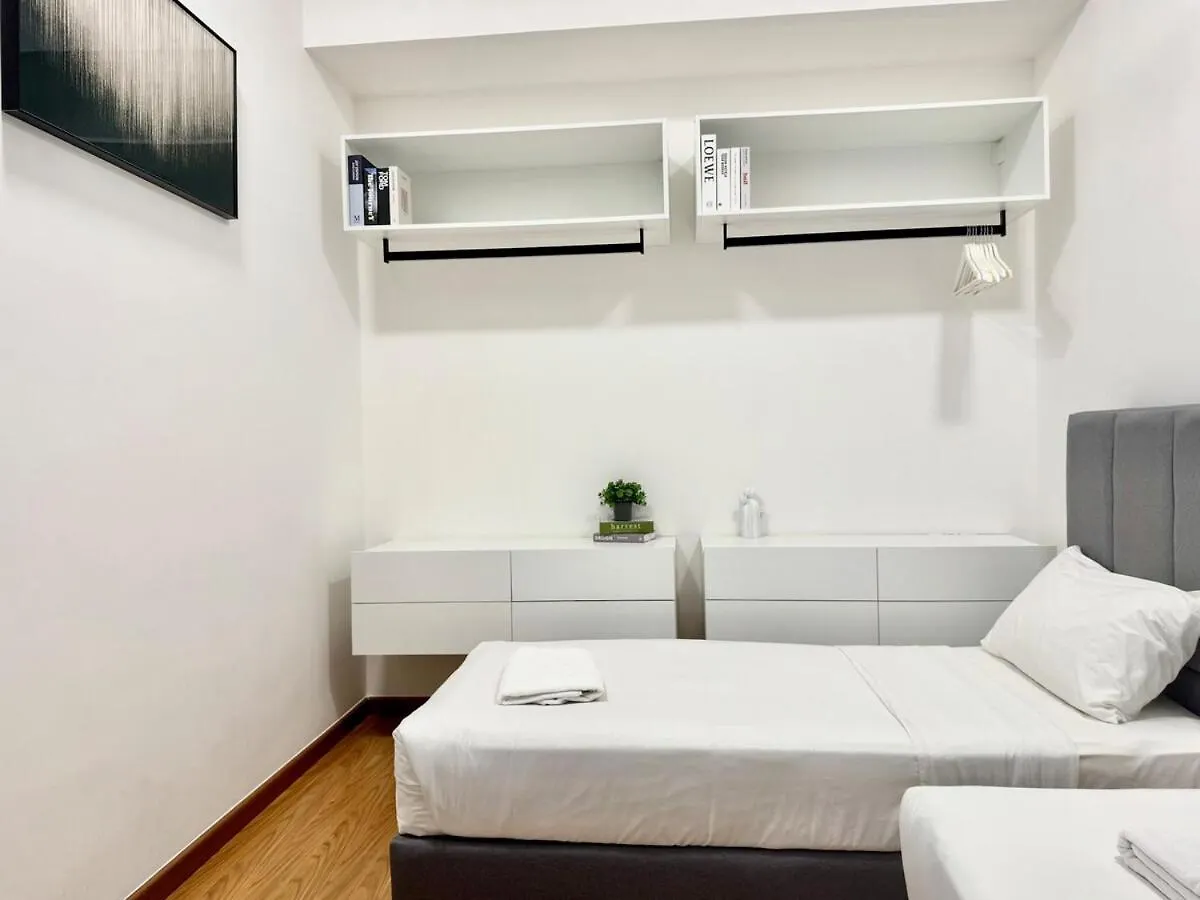 Beacon Executive Suites #Elegant #Skypool #Georgetown #4Pax #2Br 2Bath #1Queen 2Single #Quality Well Maintained #Private Superhost Malaysia