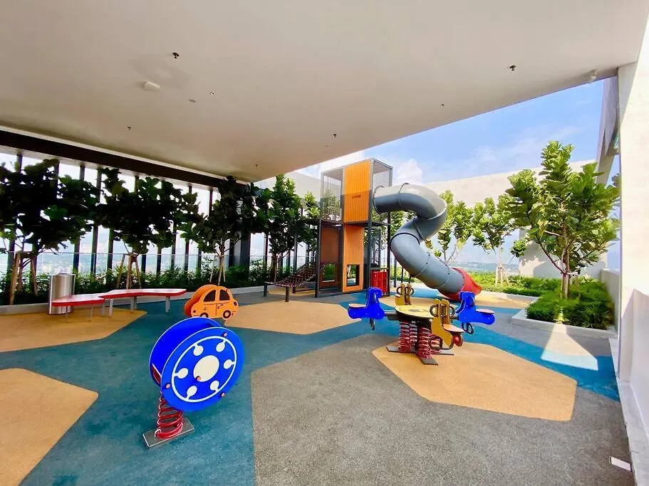 Beacon Executive Suites #Elegant #Skypool #Georgetown #4Pax #2Br 2Bath #1Queen 2Single #Quality Well Maintained #Private Superhost Appartamento